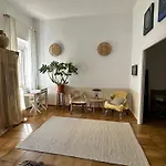 Apartament Port-vendres : T2 Avec Terrasse Et Barbecue A 200m Du - Fr-1-309-537 *